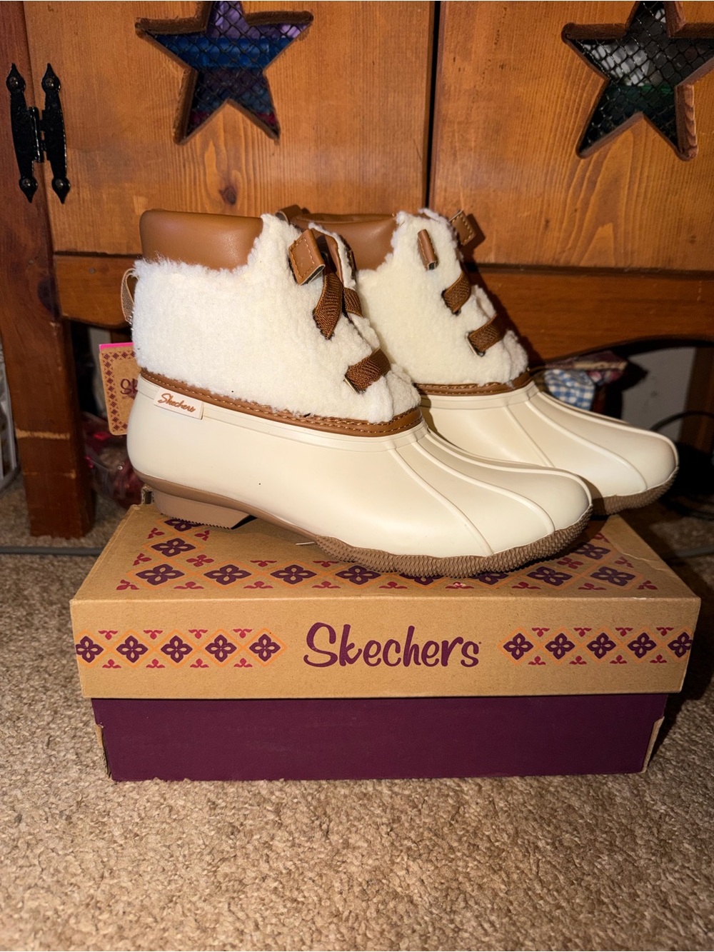 Skechers Women's Cream and Brown Faux-Shearling Duck Boots